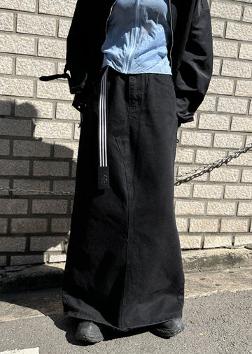 LENGTHY BLACK DENIM SK